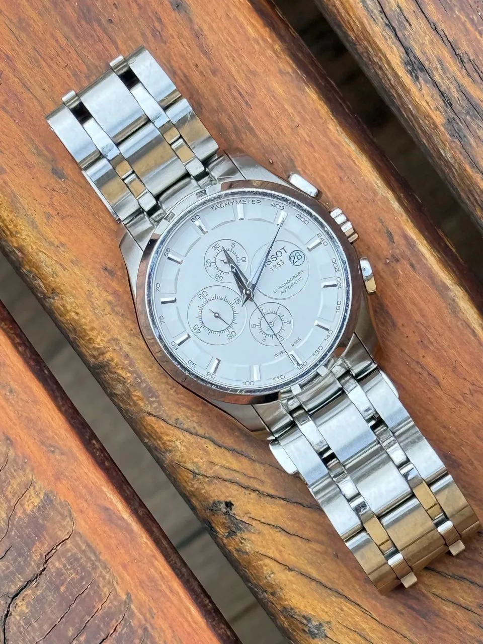 Relógio Tissot 1853 mecânico, water resistant 10 bar, saphire crystal e stainless steel