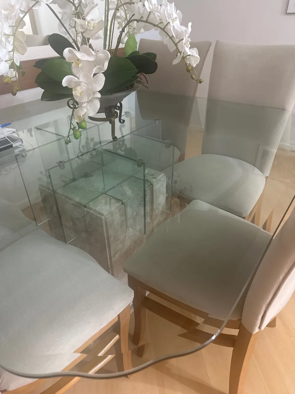 Mesa de Jantar de Vidro Elegante