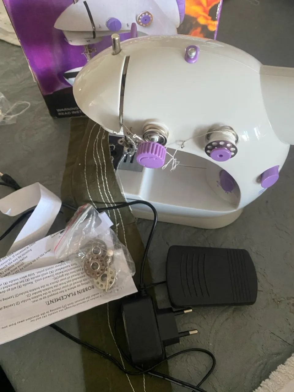 Mini máquina de costura64312211262593121