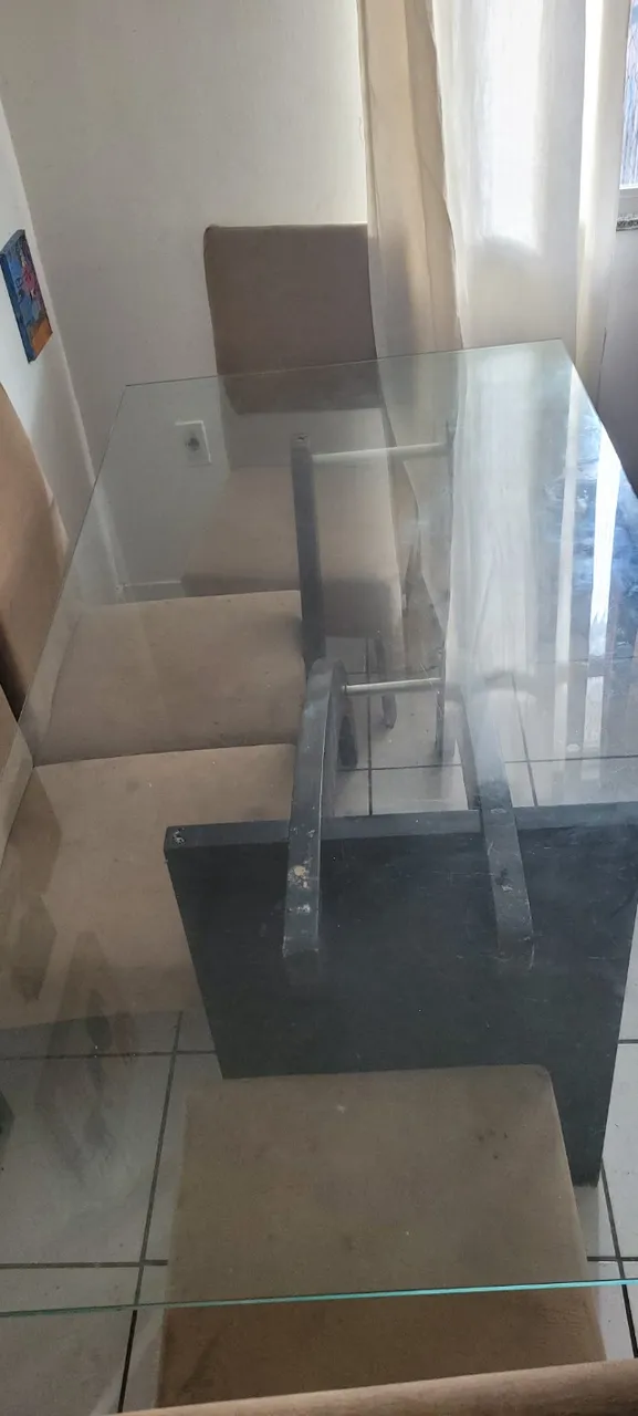 Mesa de jantar de vidro grande