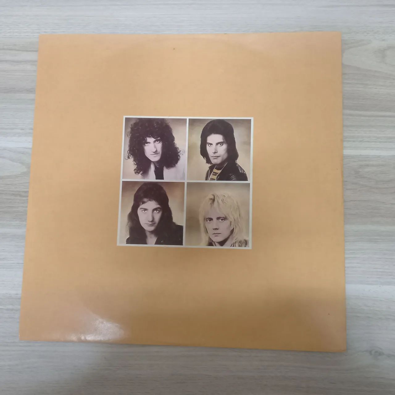 Disco de Vinil Queen - A Day At The Races - Foto 4