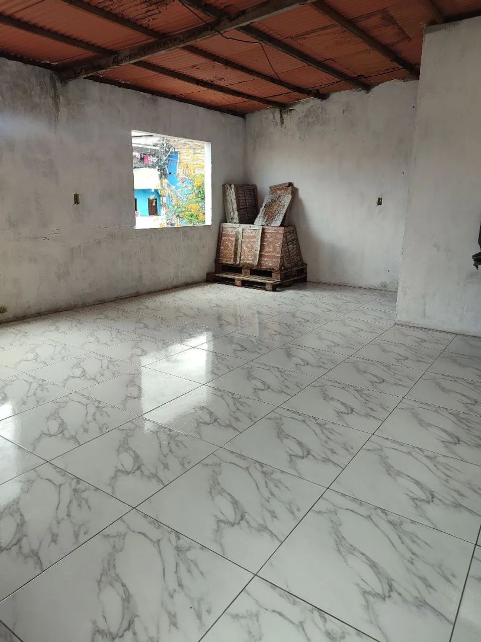 Oportunidade Única: VENDE-SE CASA COM PONTO COMERCIAL  R$70.000,00