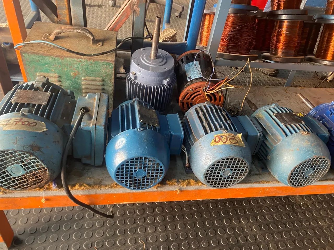 Motores elétricos e bombas d?água 