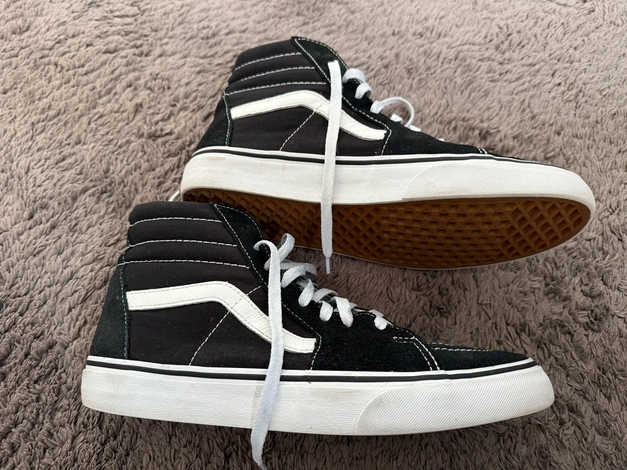 Tênis Vans Sk8-Hi Preto e Branco 41