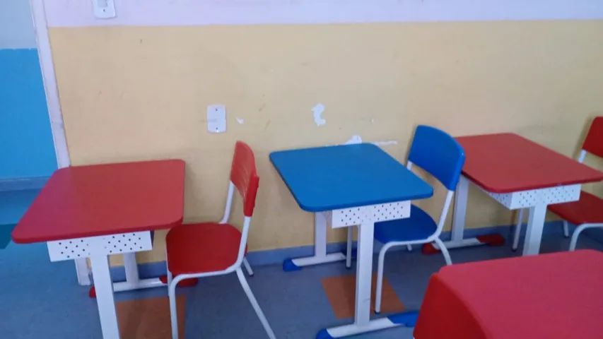  8 conjuntos de Mesas escolares individuais  - Foto 4