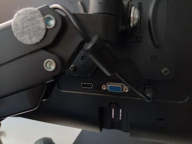 Monitor AOC 21.5" VGA e HDMI e painel VA, preta, pequeno, 22B1HM5  - Foto 2