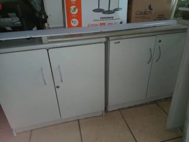 Lote de móveis para escritório, mesas e gaveteiros - Foto 2