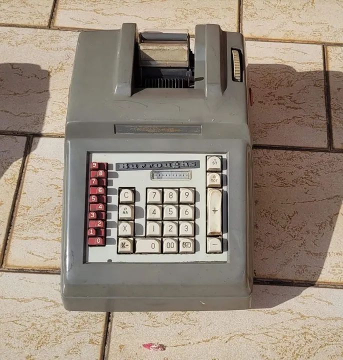 Máquinas de escrever antigas - coleção vintage - Foto 5