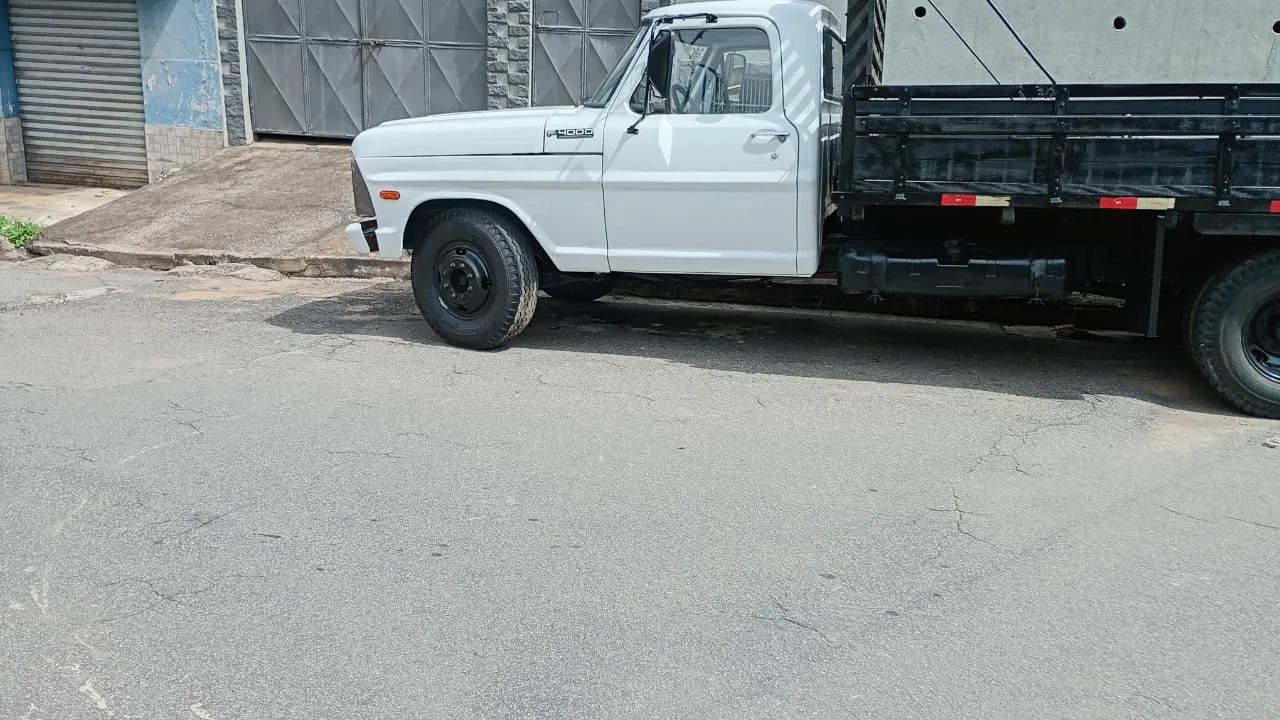 Caminhão F4000 pronto para trabalhar - Foto 2