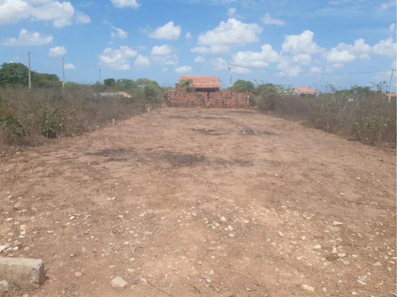 Vendo ou troco terreno na Floresta - Bela Cruz