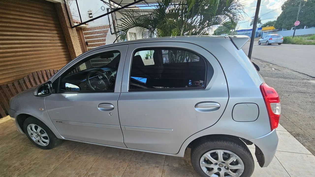 TOYOTA ETIOS 1.3 16/17 -  IPVA 2025 PAGO - Foto 3