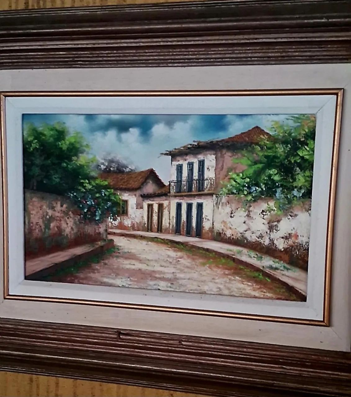 Quadro Antigo paisagens de Minas moldura precisa ser trocada pois teve cupim. 