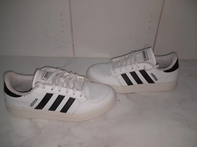 Tênis adidas