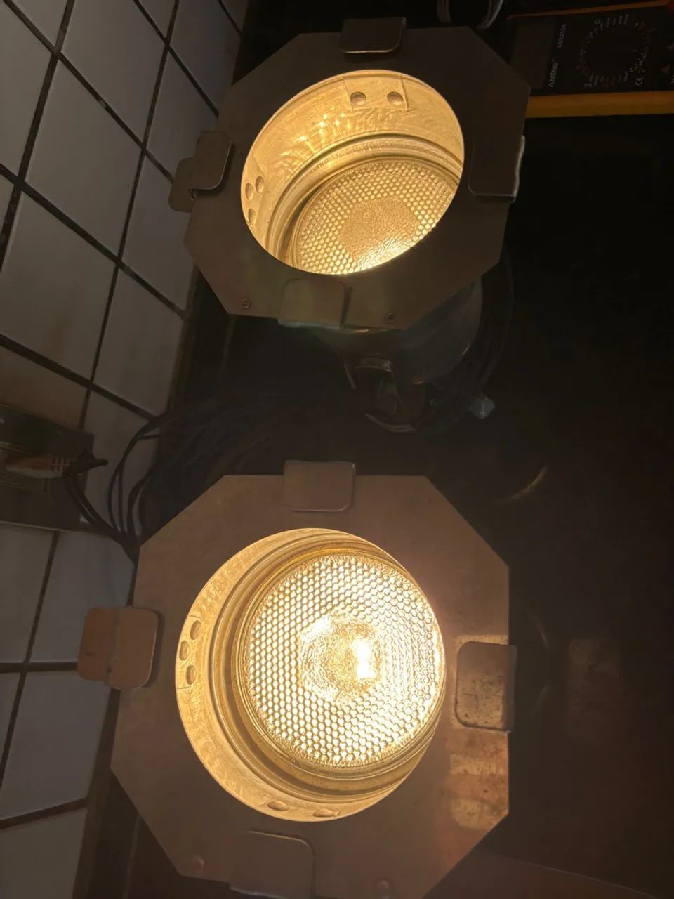 Kit 2 Refletor Par 38 com Lâmpada de 120W  - Foto 4