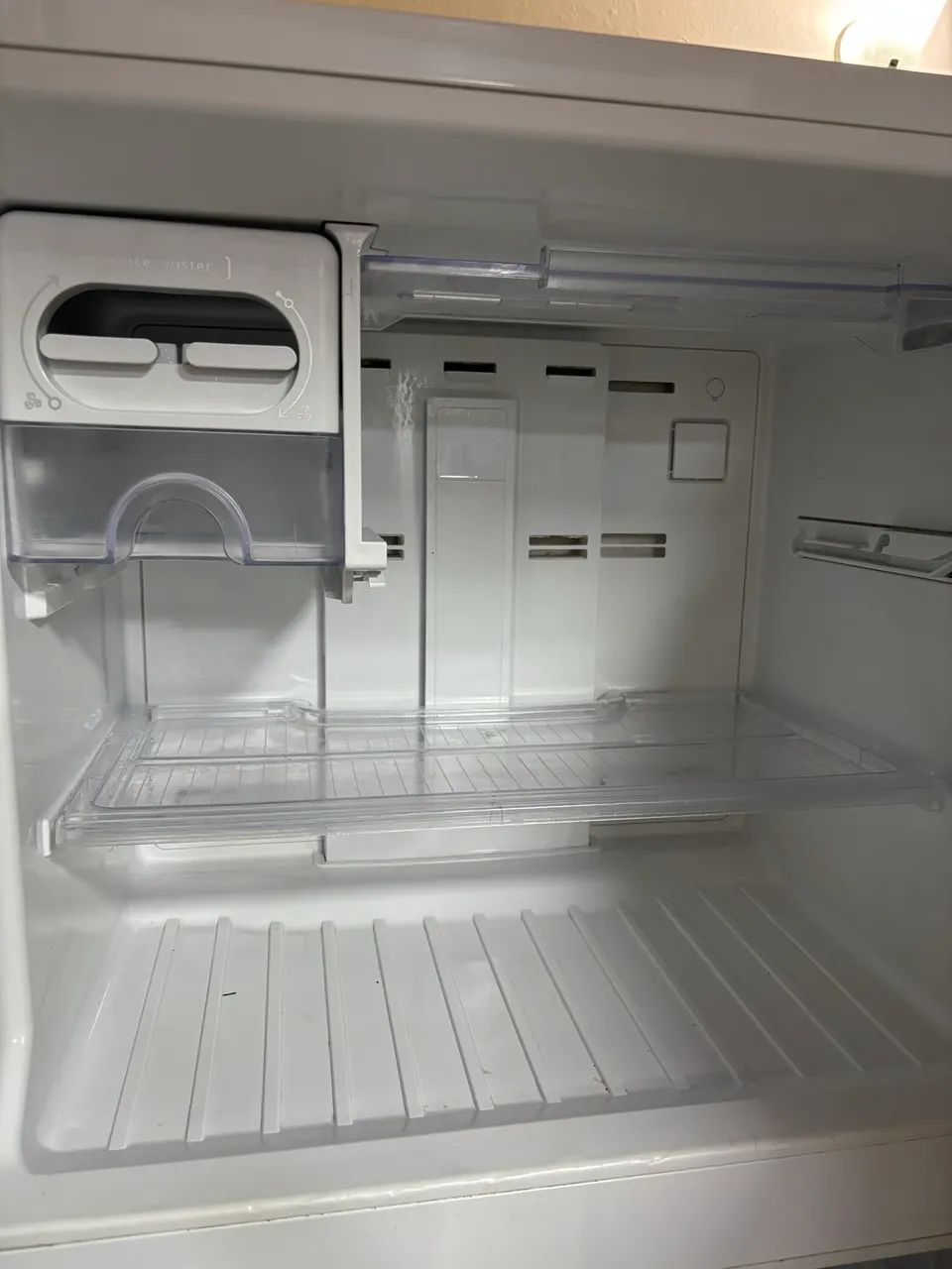 Vendo geladeira duplex Eletrolux  - Foto 3