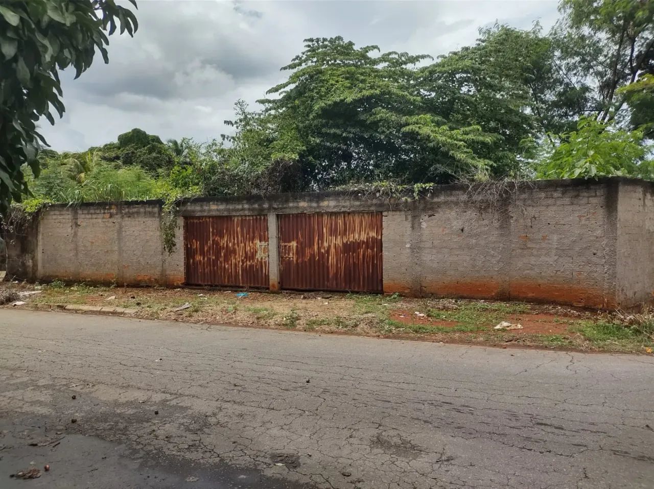 Esquina 588,00m² (Proximo Avenida Goias) Setor Crimeia Oeste