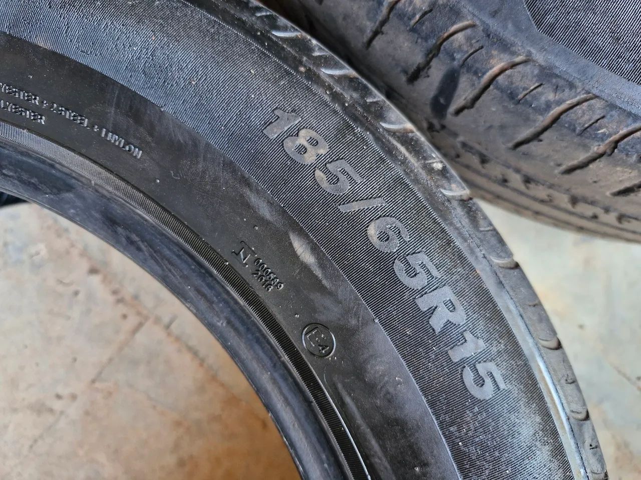 4  Pneus XBRI 185/65R15 88H _ R$150,00 cada - Foto 2