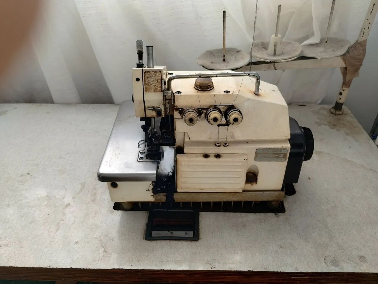 Máquina de costura  - Foto 2