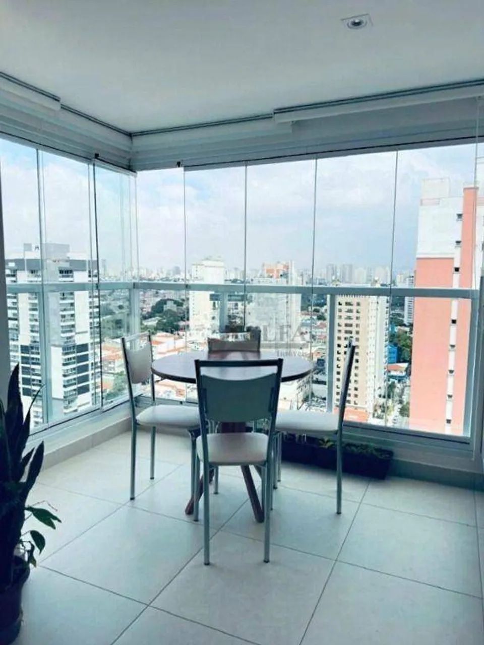 ** Edifício Gibraltar - IMPERDÍVEL - Lindo apartamento em andar altíssimo c/ ampla varanda - Foto 3