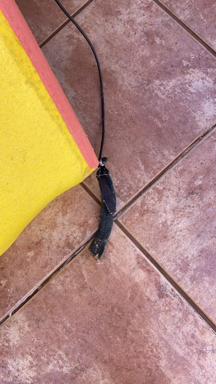 Prancha de surfe pequena amarela