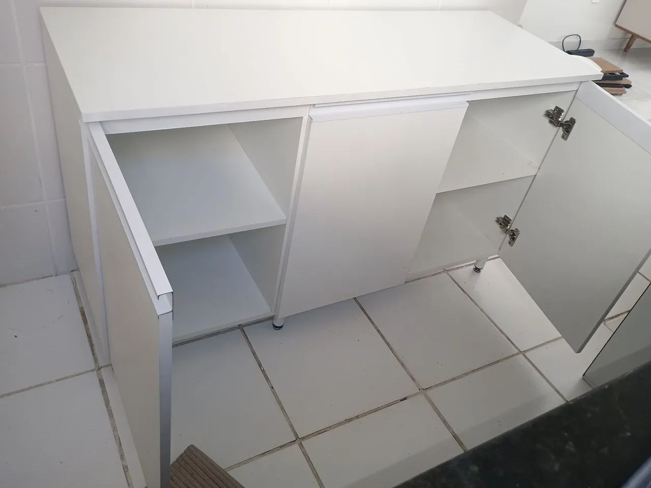 Balcão com tampo  Branco 3 Portas - Foto 2