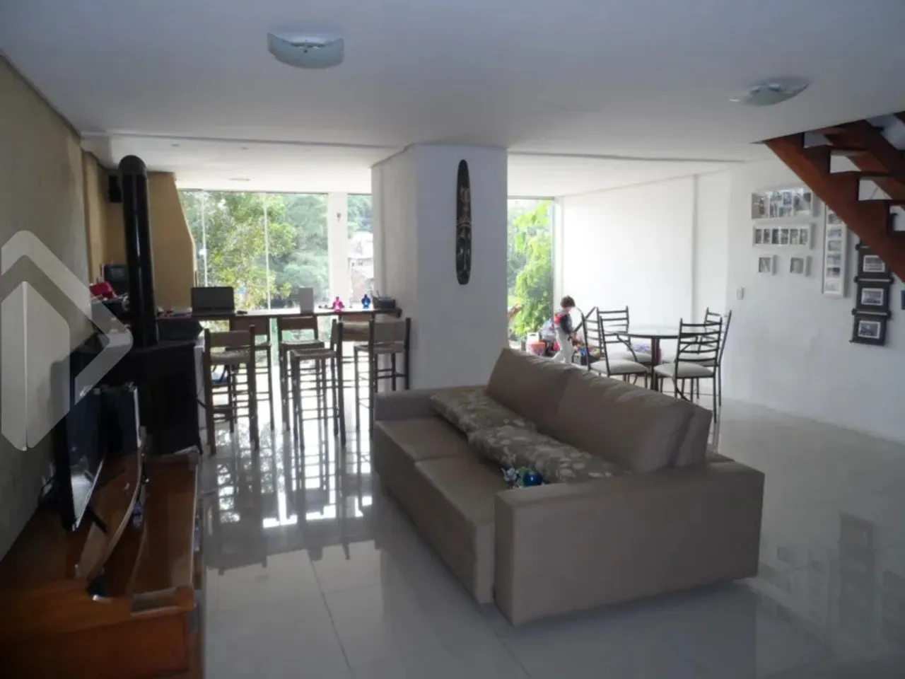Imóvel para venda possui 250 metros quadrados com 3 quartos em Vila Jardim - Porto Alegre