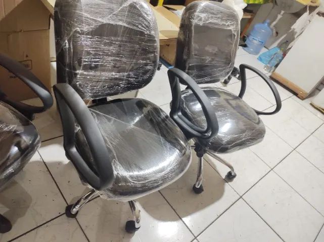 Produto novo - cadeira diretor com pés cromados - frete grátis