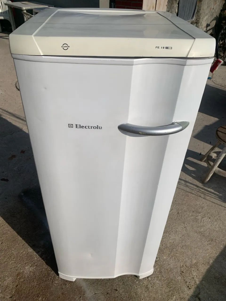 Vendo freezer Electrolux 5 gavetas ?