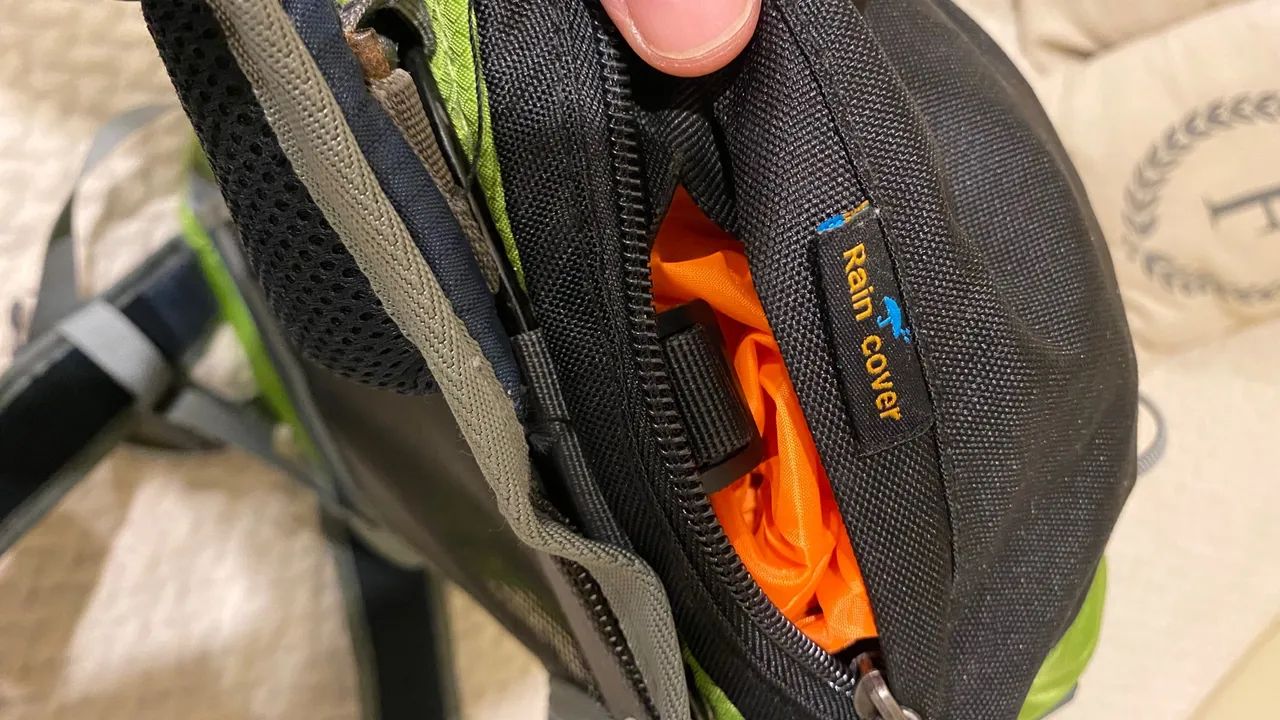 Mochila linda hiking 30l maleroads sem uso super leve com capa de chuva - Foto 3