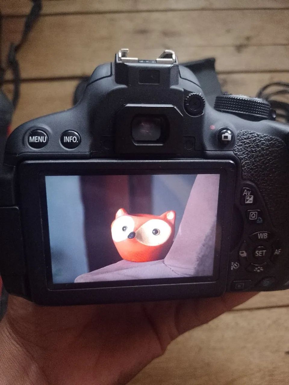Câmera profissional Canon em perfeito estado. Foto e vídeo + Lente 50mm - Foto 6