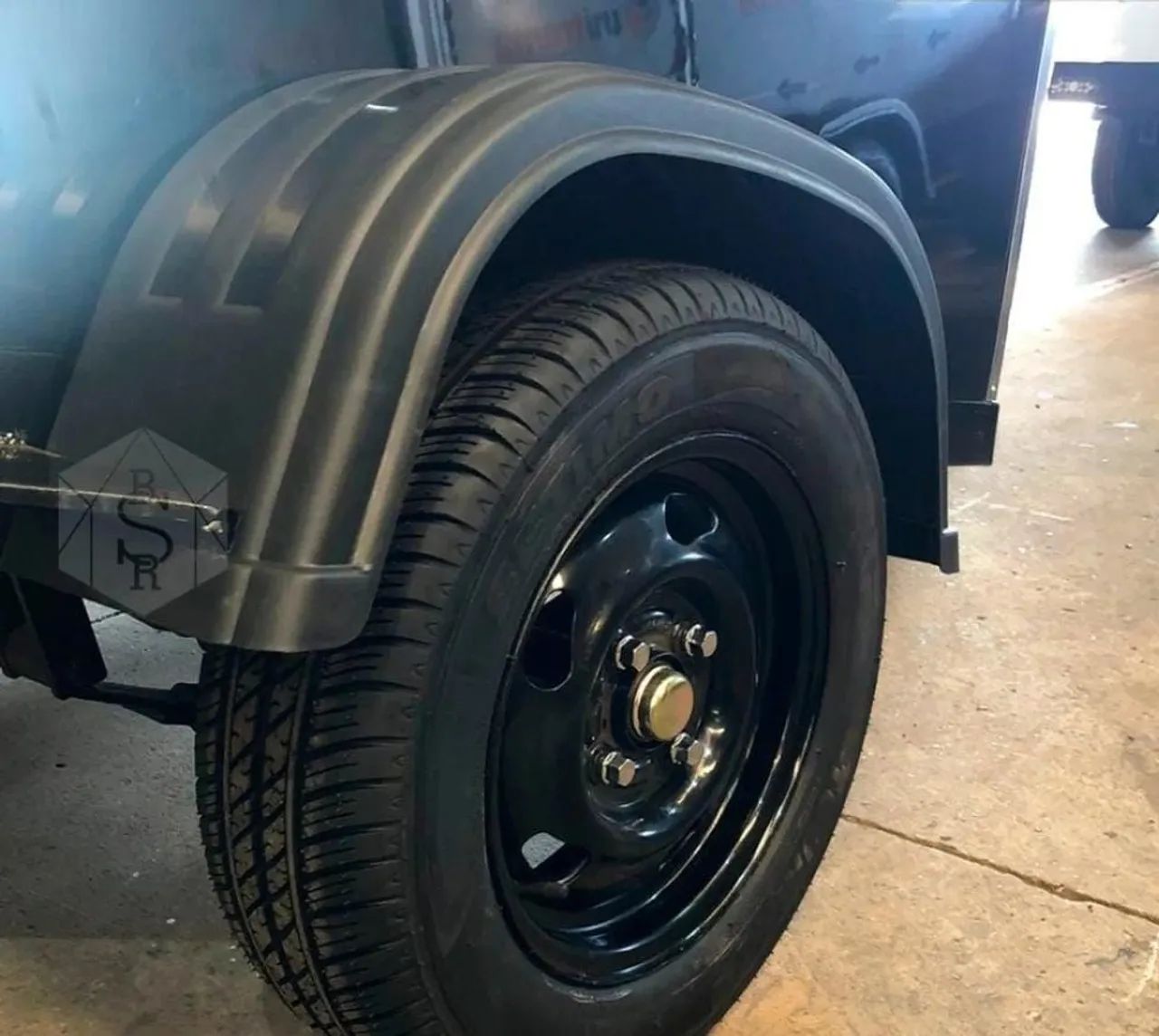 Carretinha  bau pronta a entrega 4.500 - Foto 3