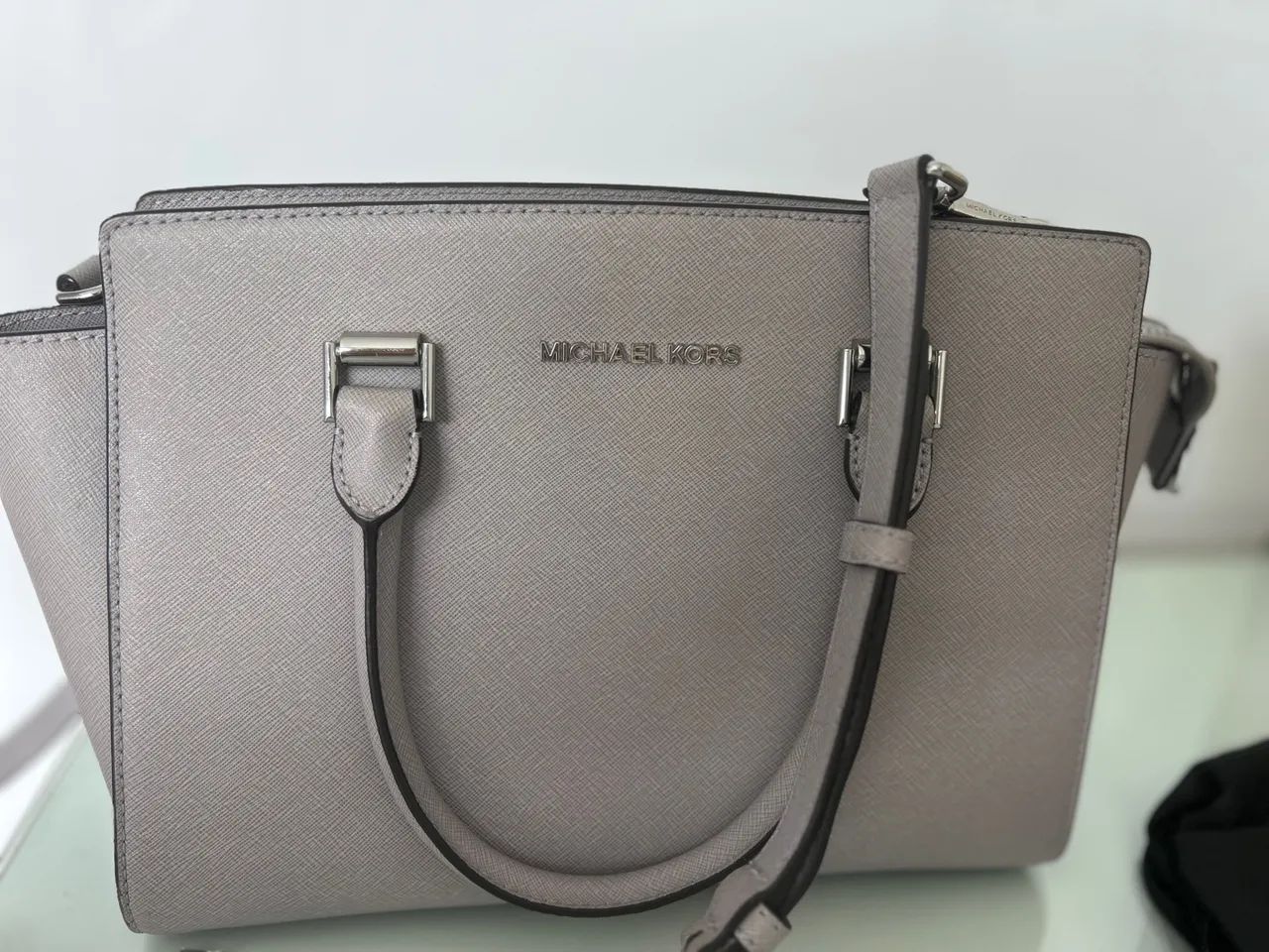 Bolsa Michael Kors Selma Cinza