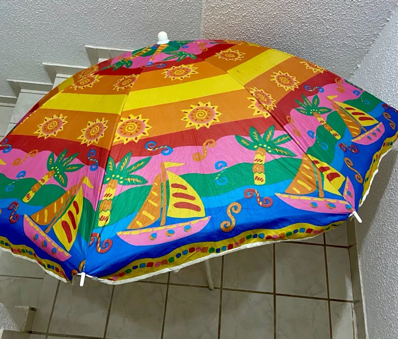 Guarda-sol de praia colorido / barraca de praia 
