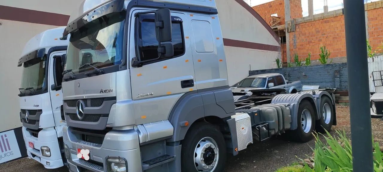 Caminhão Mercedes-Benz Axor 2544 - 2014 - Foto 3