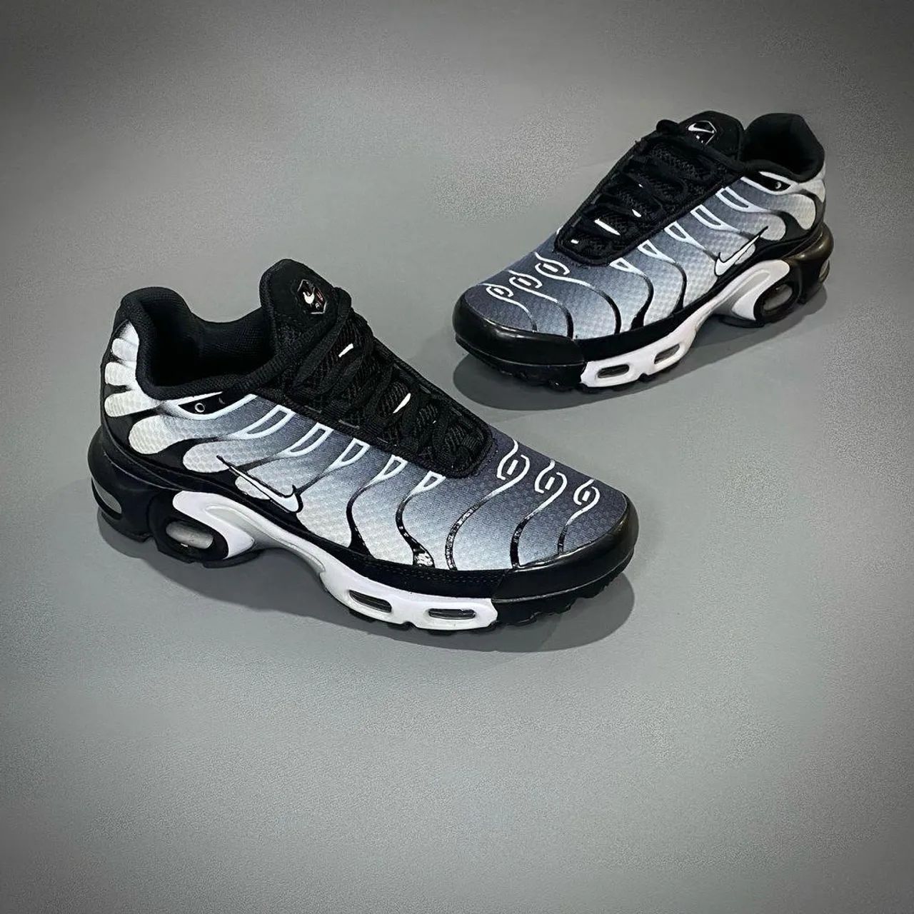 Max Plus Air Max Cinza E Preto Nike Air Max Plus Tn Preto E Branco