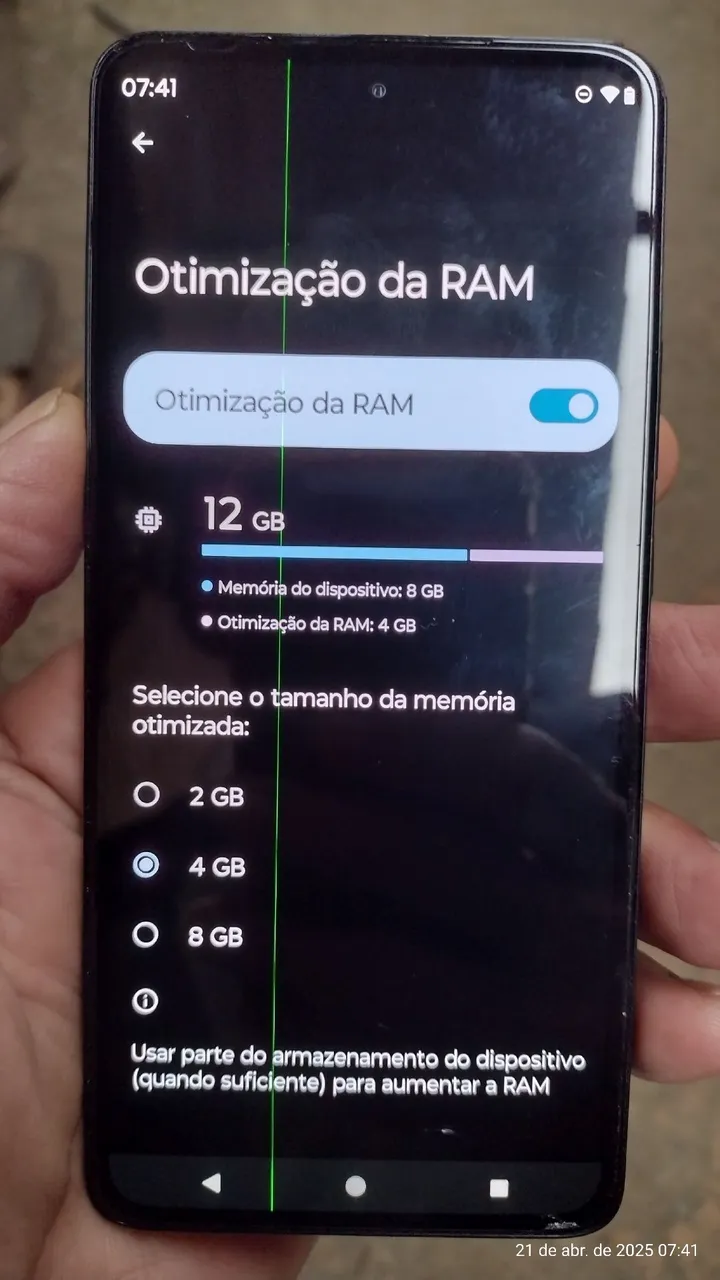 MOTO EDGE 30. "LINHA VERDE NA TELA"