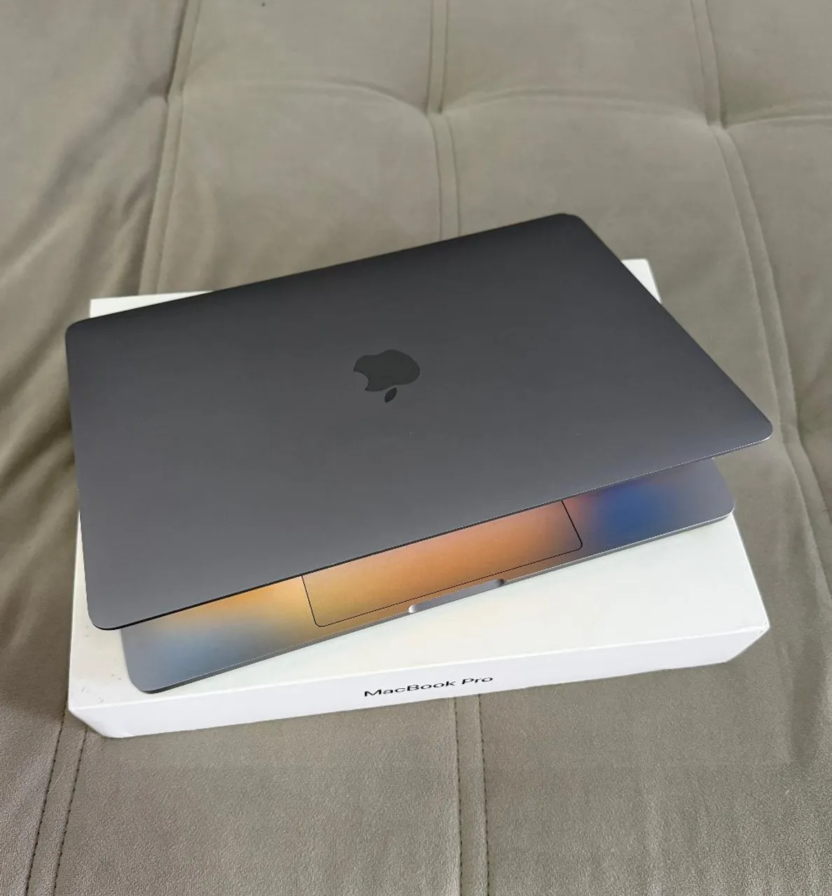 MacBook Pro 13インチ　2017 Amazon.co.jp: 【整備済み品】 Apple MacBook Pro 2017, Thunderbolt