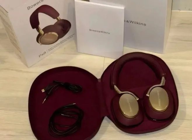 Fone de Ouvido Bowers & Wilkins Px8