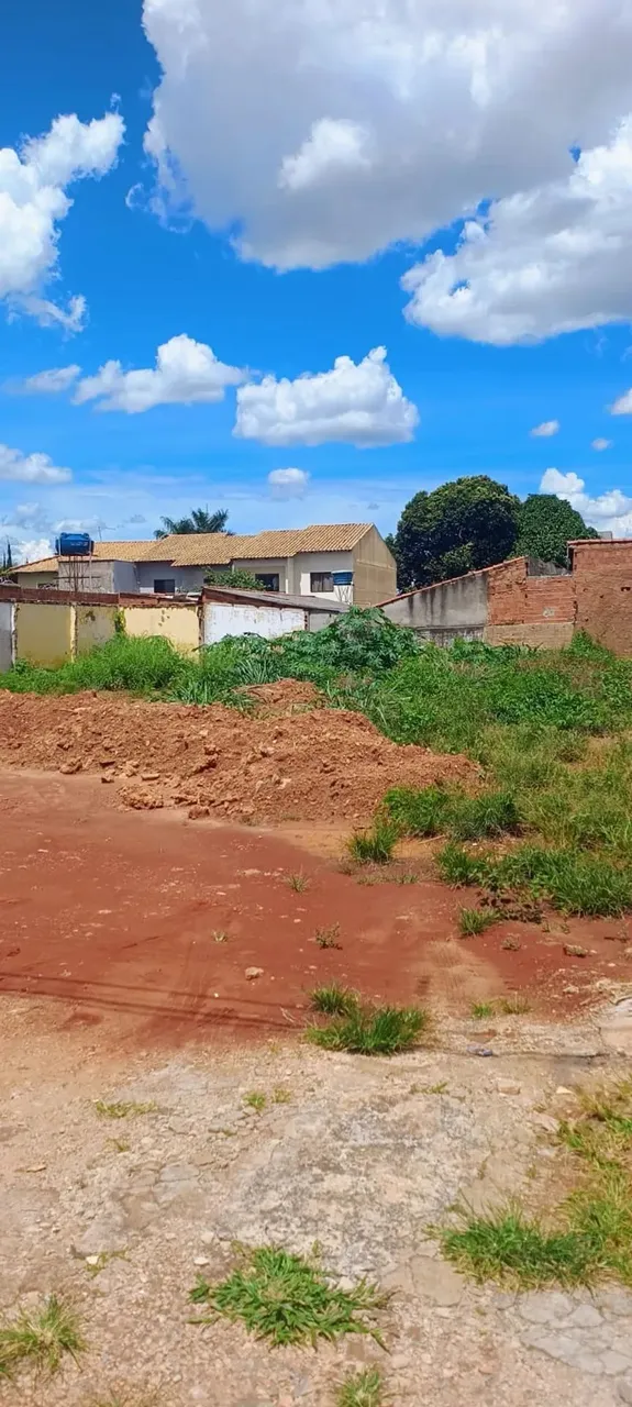 ÁREA COM 770 METROS PLANA COM APTIDÃO RESIDENCIAL E COMERCIAL OPORTUNIDADE ÚNICA PARA INVE