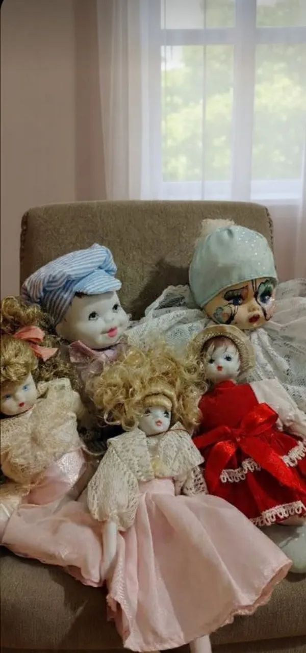 Bonecas de louça