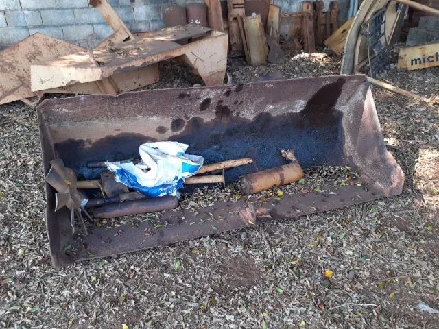 Pá carregadeira Michigan 35R incompleta - Foto 5