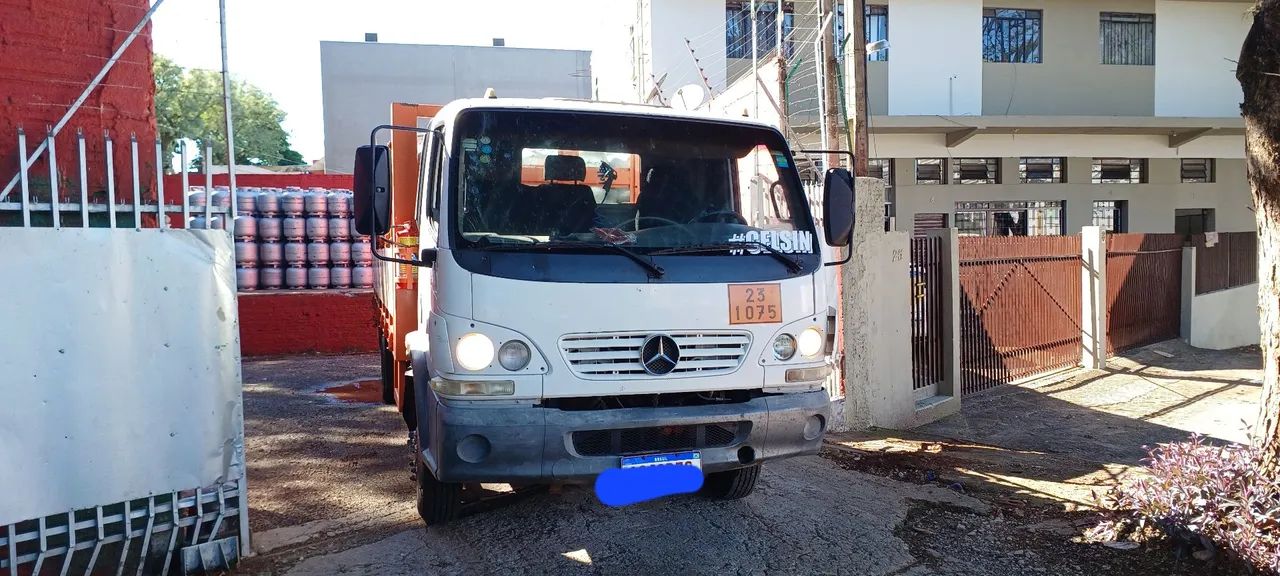 Mercedes Benz Acello 915 no Chassis - Foto 5