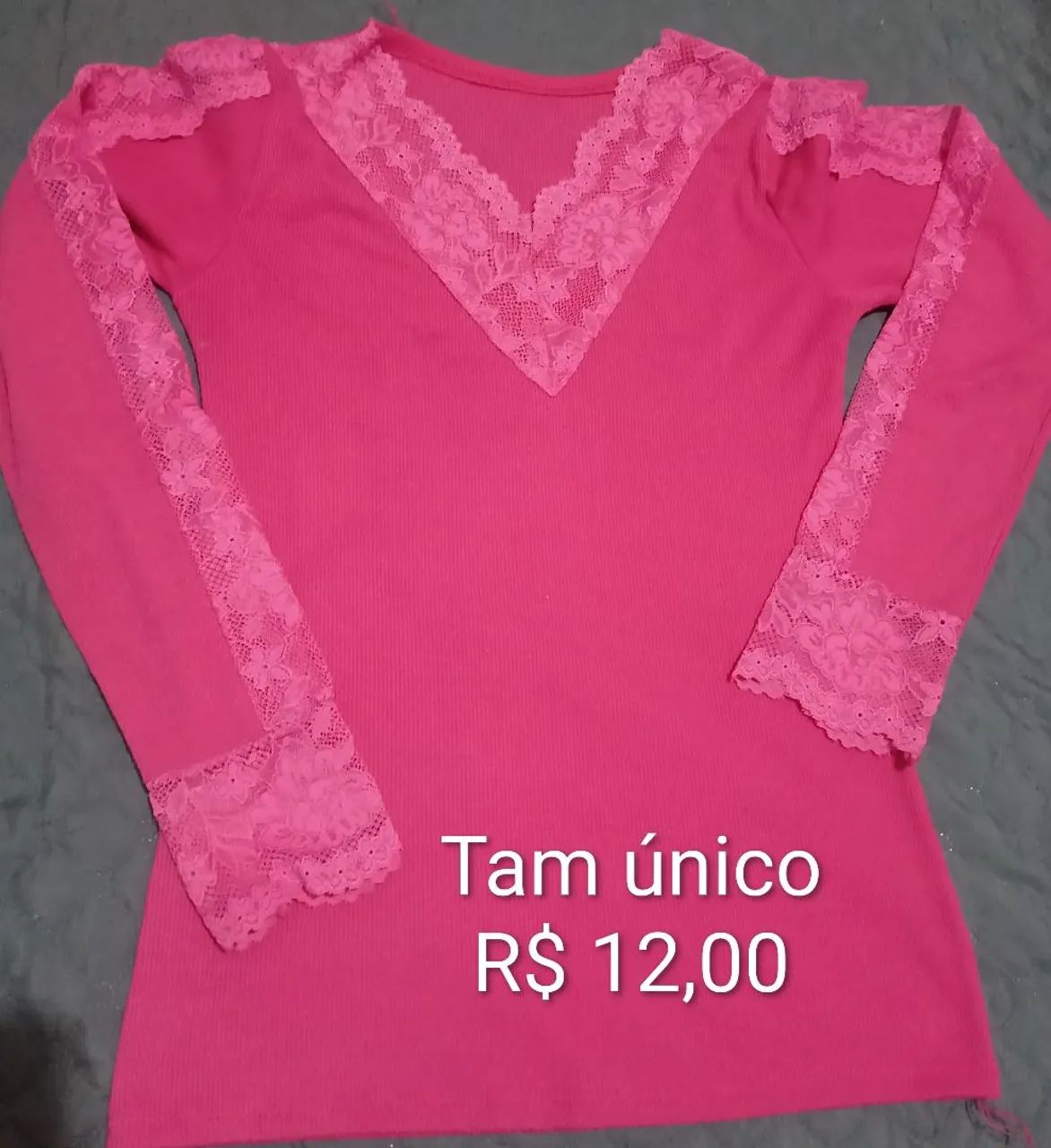 Blusa Rosa com Detalhe em Renda
