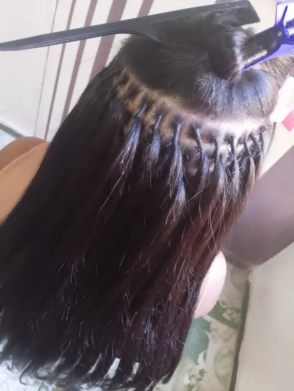 Aplicação e manutenção de mega hair 