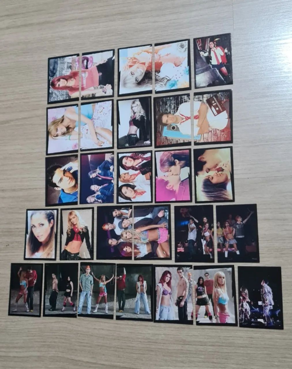 Dvds e figurinhas RBD Rebelde63825096746243122