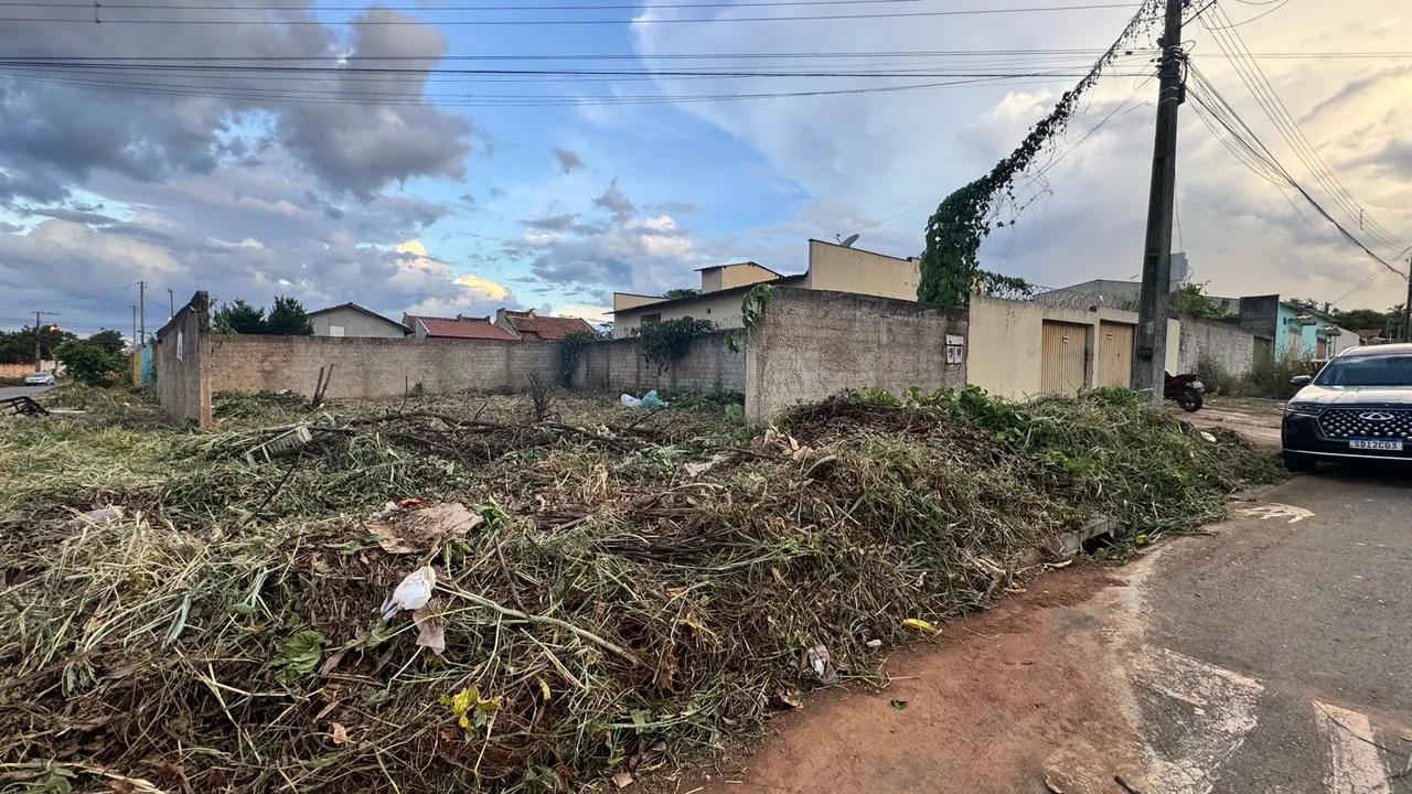 VENDO LOTE ESQUINA em Aparecida de Goiânia