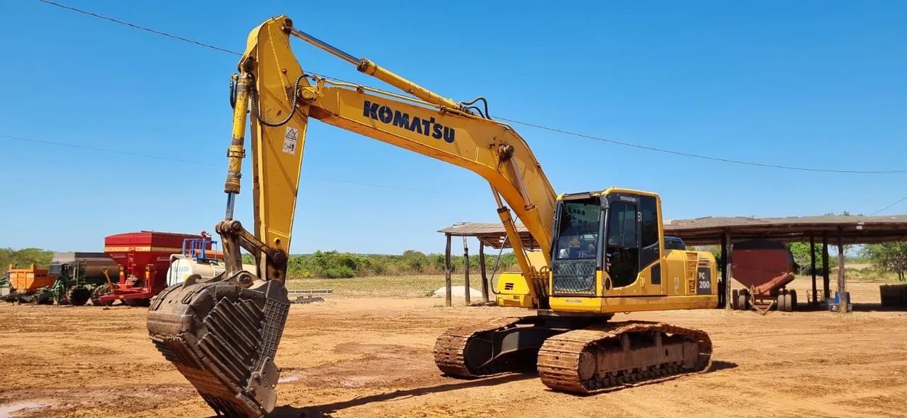 Escavadeira Komatsu PC200 Ano 2017 - Foto 2