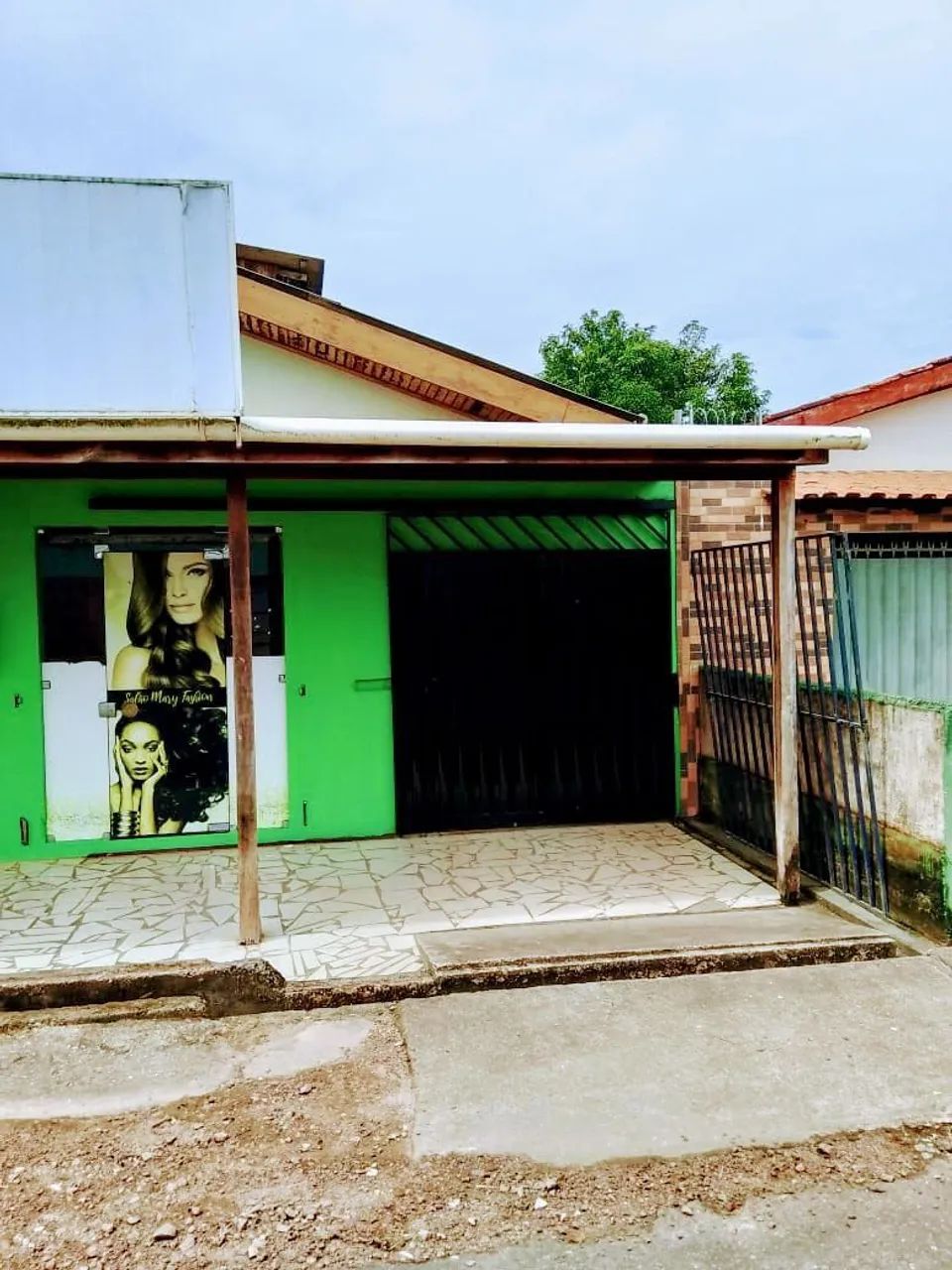 Vendo imóvel com 2 casas e um apartamento e um ponto comercial  - Foto 3