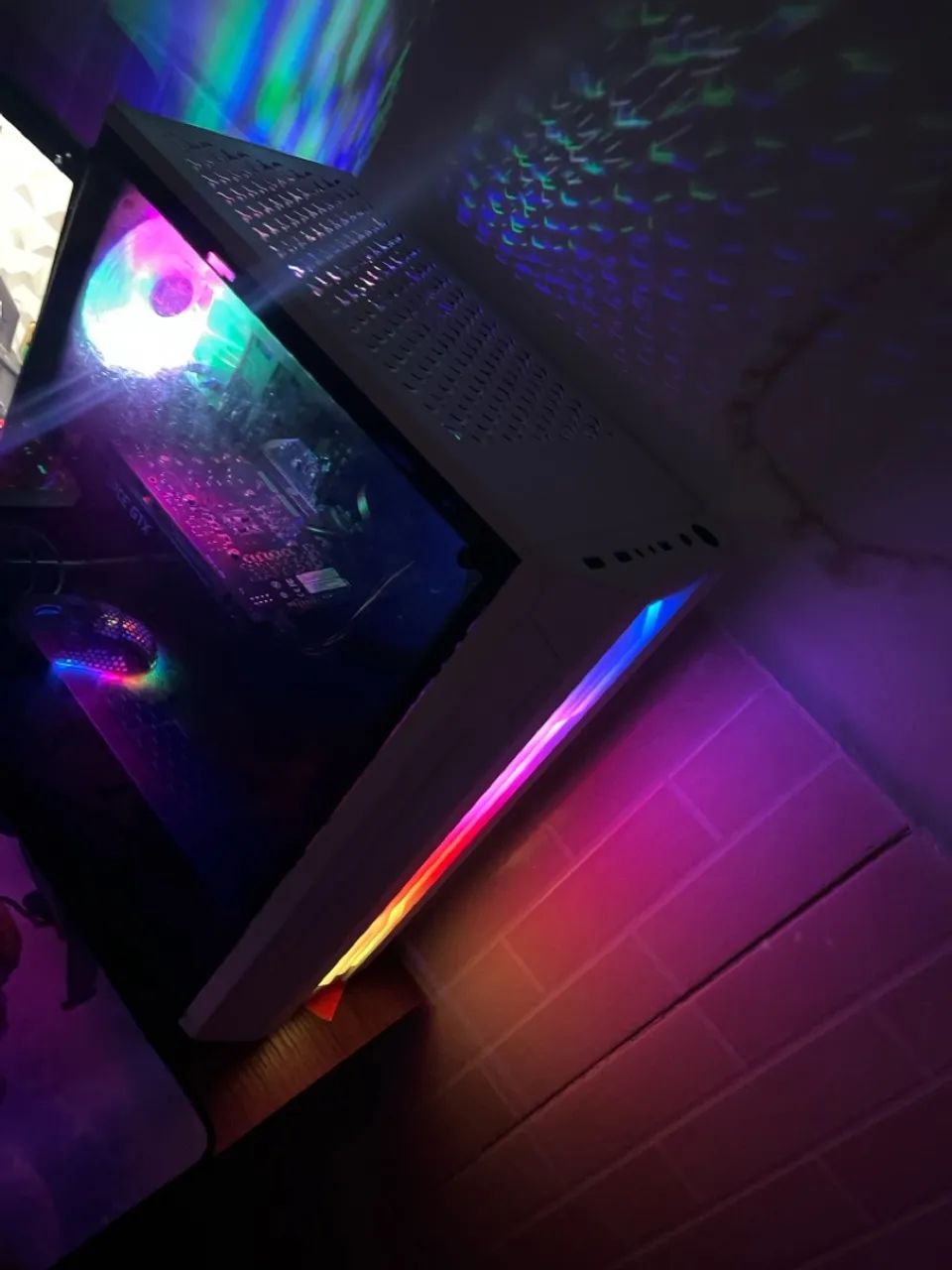 PC Gamer with RGB LED64363332839042122