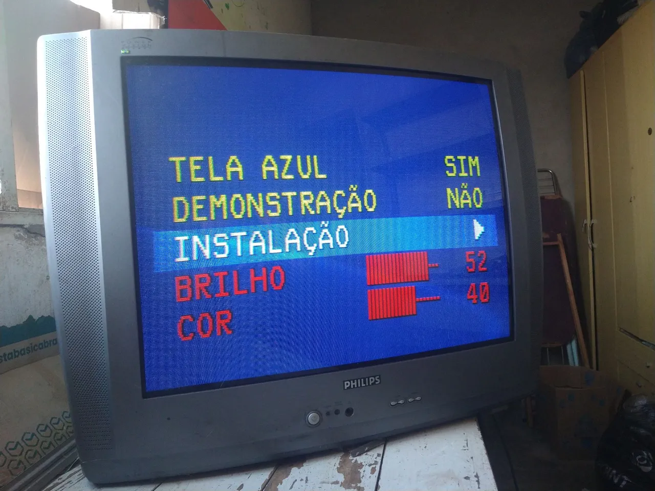 "tv de tubo" - TVs no Brasil